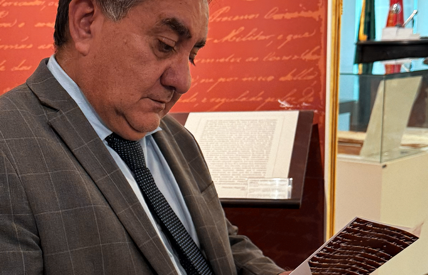 Dr. Belarmino — experiência em Direito Administrativo e Regulatório (substitua pela foto real)